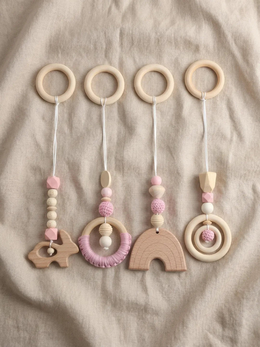 Jouets d'éveil en bois colorés