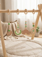Jouets d'éveil en bois colorés